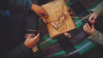 Що подарувати дитині на Миколая: добірка корисних речей, які порадують малечу