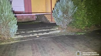 У ресторані на Львівщині 31-річний чоловік погрожував гранатою і поранив себе