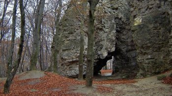 В Лисиничах 58-річний чоловік загинув, зірвавшись зі скали