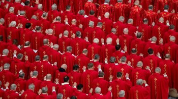 Перехід влади: що відбувається після смерті Папи Римського