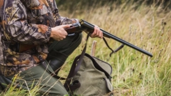 Суд на Львівщині виніс вирок двом браконьєрам за стрільбу по авто лісничого