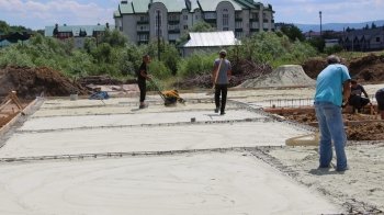 У Дрогобичі тривають роботи з будівництва житла для переселенців