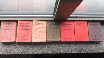 а Львівщині намагалися ввезти 39 старовинних книг в Україну