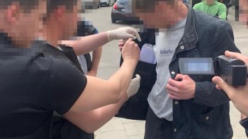 7 000 доларів за втечу з України: у Львові поліцейські затримали "бізнесмена"