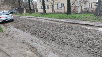 Намісили болота та розмазали по всій дорозі: львів`яни скаржаться на забудовника, який псує проїзд