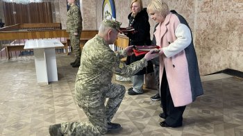 У Львові двом загиблим воїнам вручили медалі «Захиснику України»