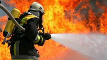 У Брюховичах 65-річна жінка отруїлась димом та опікла верхні дихальні шляхи  під час пожежі