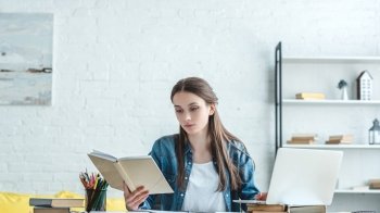 Вчителів Львівщини навчатимуть користуватися Moodle