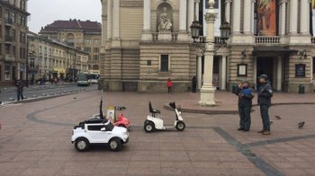Прокат дитячих машинок перед Оперним: міськрада створила робочу групу