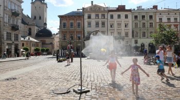 Погода на Львівщині 16 серпня: спека до +36°