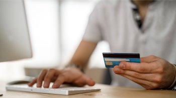 Замовив вікна в інтернеті: львів’янин втратив гроші через шахрая з Тернополя