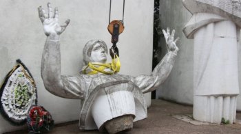 До кінця травня на Львівщині вирішать, коли у решті районів області завершать декомунізацію