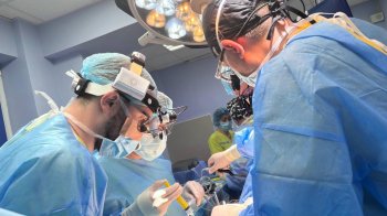 Шотландські хірурги проведуть безкоштовні операції у Львові для пацієнтів з вадами вуха і носа