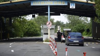На деяких пунктах пропуску на Львівщині не здійснюють пропуску машин та людей