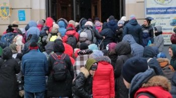 Переселенці на Львівщині не поспішають влаштовуватися на роботу