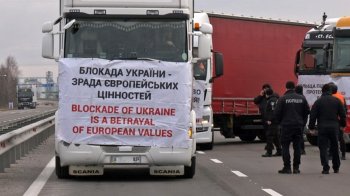 Українські перевізники протестують на пункті пропуску «Ягодин» у відповідь на дії польських фермерів, фото «Волинських новин»