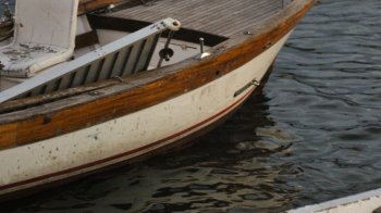 Поблизу Греції затонуло судно з мігрантами: 79 людей загинуло