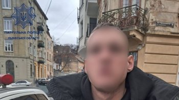 Львівська поліція за гарячими слідами затримала злочинця, який обікрав сусіда у хостелі