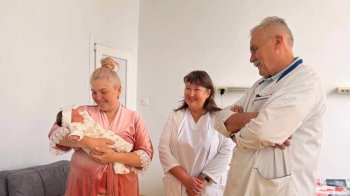 У Львові 35-річна жінка народила доньку після операцій із видалення пухлини та грижі