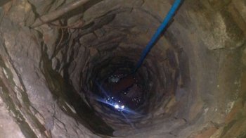 дівчинка впала в колодязь