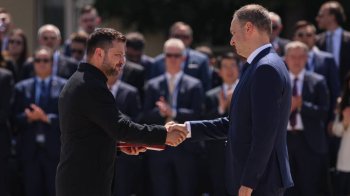 Зеленський вручив нагороду ректору Львівського медуніверситету