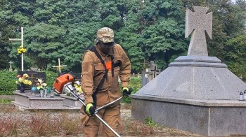 Фахівці центру “Доля” зі Львівщини впорядкували у Польщі український цвинтар