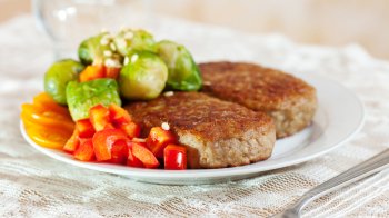 Ідеальна страва на Великий піст: рецепт пісних котлет з квасолі