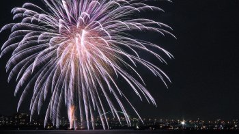 Феєрверки та авто без глушників: що заборонено на час воєнного стану