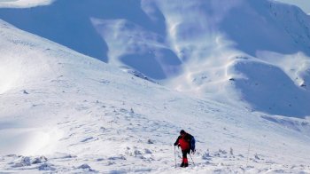 Синоптики попереджають про лавини у горах на Львівщині