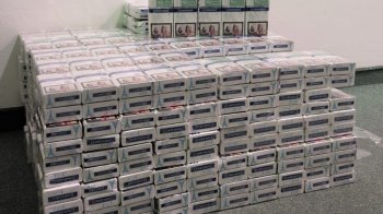 32-річна жінка намагались провезти через Львівщину за кордон контрабандні сигарети в даху мікроавтобуса