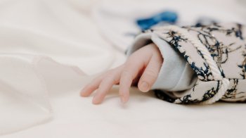 У Львові медики рятують однорічну дитину з критично малою вагою