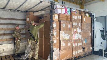 Під виглядом гуманітарки для Львівщини в Україну намагались незаконно ввезти італійське взуття