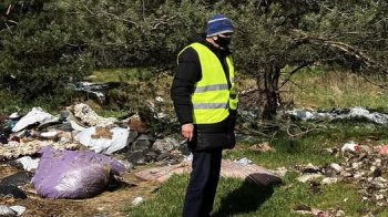 Екоінспектори обстежили територію зі скинутими рештками тварин у Великих Мостах