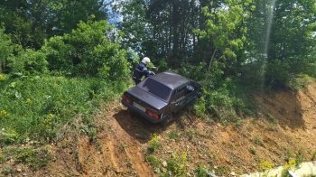 На Стрийщині рятувальники дістали з салону водія "ВАЗ", який з'їхав в кювет