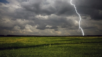 На День Незалежності на Львівщині прогнозують грози і сильний вітер