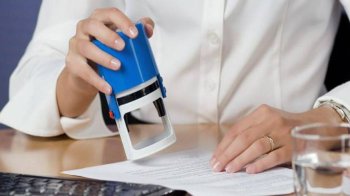 На Львівщині викрили державну реєстраторку за незаконне оформлення майна