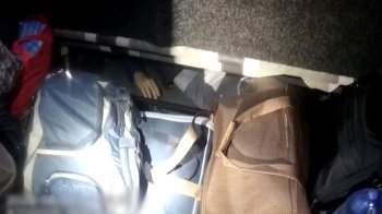 Щоб перетнути кордон, молодий закарпатець заліз під сидіння авто