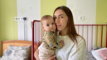 Фото Ніколь, дівчинки з кістою в легенях