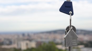 Суд скасував відмову Львівської міськради у допомозі на житло УБД