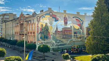 У Стрию створили унікальний стінопис із захисниками та Архангелом