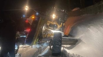 На Самбірщині перевернувся грейдер, що чистить дорогу: рух ускладнено