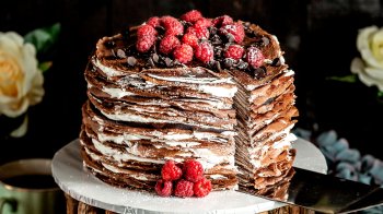 Шоколадний млинцевий торт: рецепт ніжного десерту