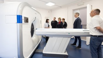 Львів – справжнє місце сили, порятунку й відновлення: Олена Зеленська відвідала ЗСДУМЦ та передала дороговартісне обладнання