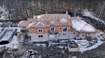 Журналісти показали, як виглядає прихований від реєстрів палац Гринкевичів, скриншот з відео «Громадського»