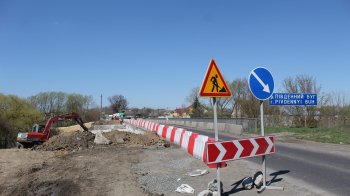 Україна стягнула з китайської компанії 12 млн доларів за неякісний ремонт доріг у двох областях