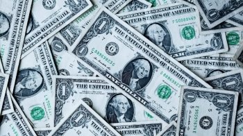 Українцям дозволили купувати готівкову валюту