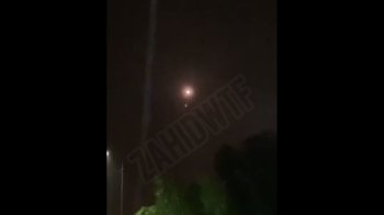 Вночі у Львові невідомі, імовірно, запускали салюти (відео)