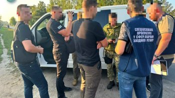 За безперешкодну контрабанду цигарок прикордонник вимагав чималий хабар