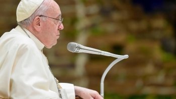 Папа Римський закликав світ витрачати менше на Різдво, а заощаджене відправити в Україну