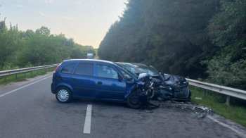 Під Львовом в ДТП травмувалися четверо людей (фото)